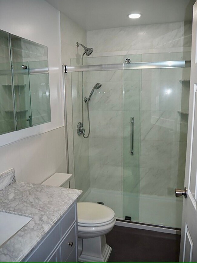 Building Photo - 410 Morningside Ave