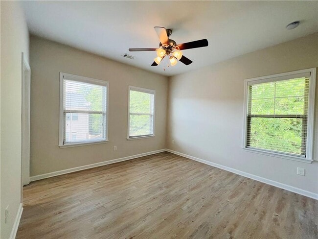 Building Photo - 2647 Portbury Place Northeast