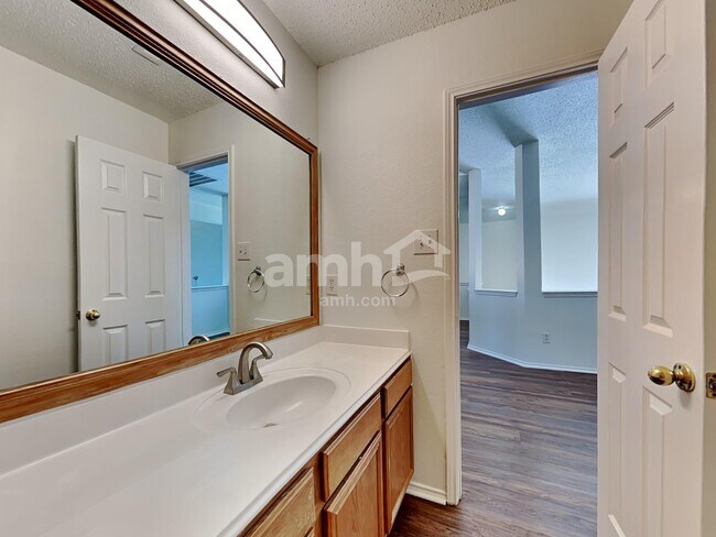 Building Photo - 8200 Dynasty Dr