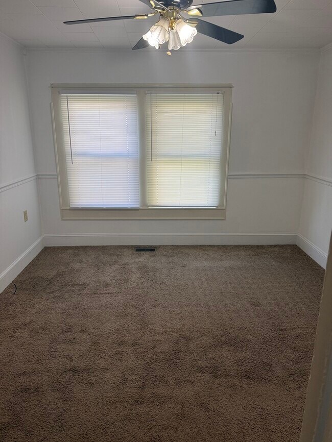 Building Photo - 212 Shinn St