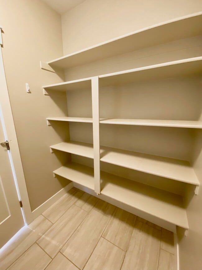 Building Photo - 10439 S Beetdigger Blvd