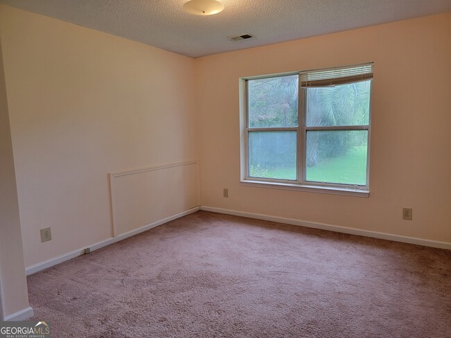 Building Photo - 104 Denhaven Dr