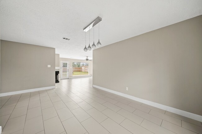 Building Photo - 7010 Pembrough Ln