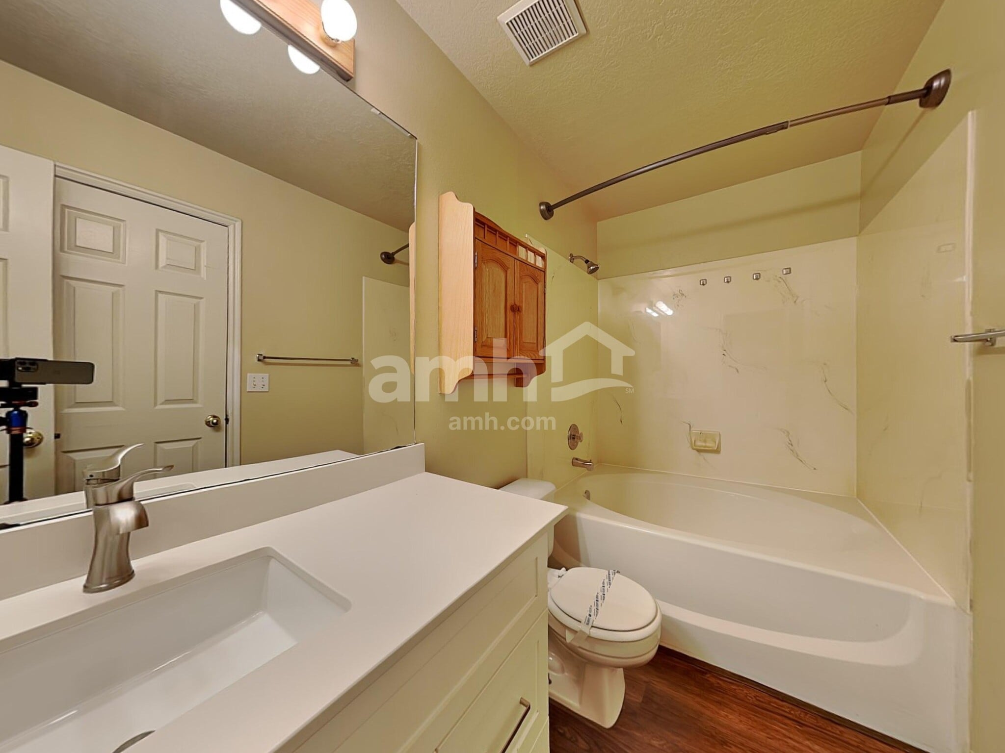 Building Photo - 1365 E 150 S