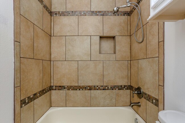 Building Photo - 306 Enid St