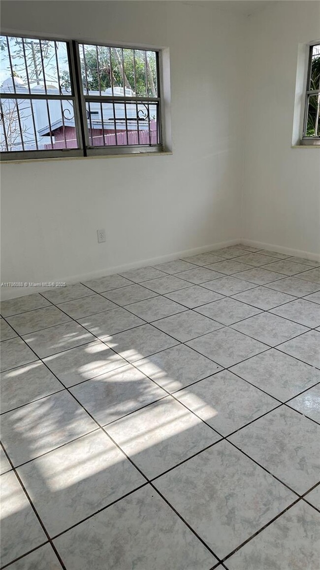 Building Photo - 28531 SW 144th Ct