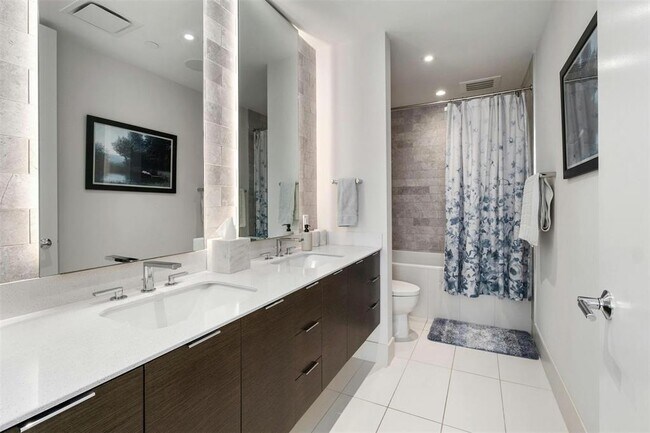 Building Photo - 301 West Ave