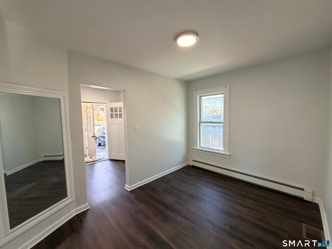 Building Photo - 1769 Park Ave