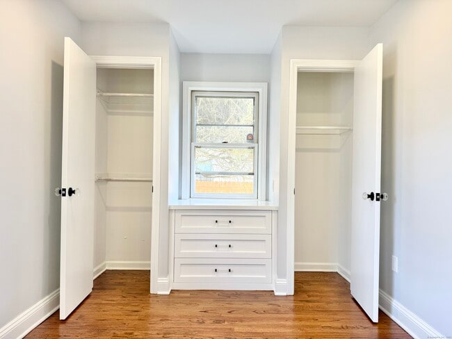Building Photo - 40 E Pasadena Pl