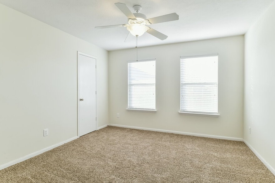 Building Photo - 1006 Blair Field Ln