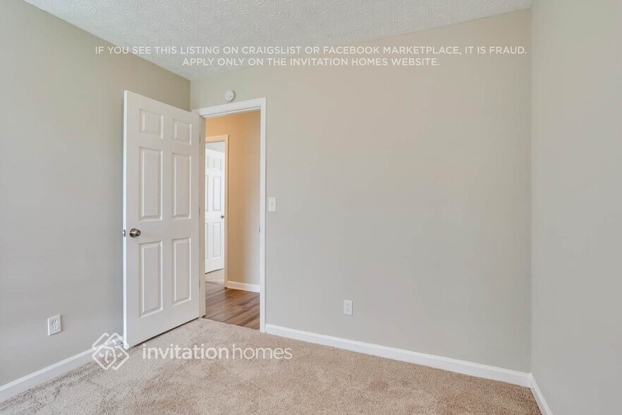 Building Photo - 6574 Eastbriar Dr