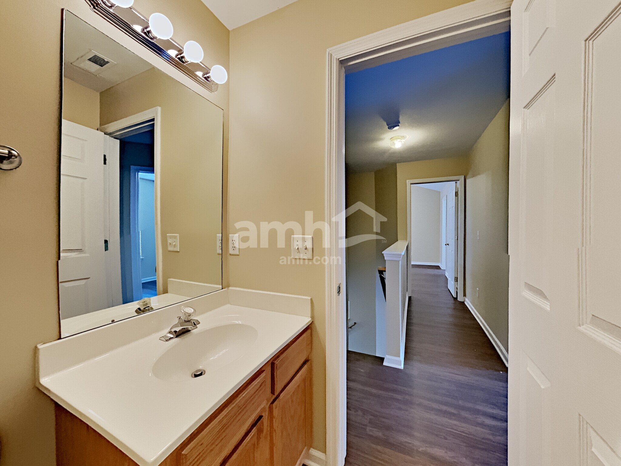 Building Photo - 2119 Ponty Pool Dr