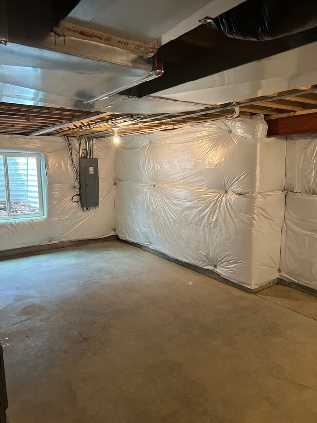 Building Photo - 654 Otter Way