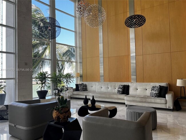 Building Photo - 901 Brickell Key Blvd