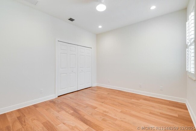 Building Photo - 4644 Cadiz Cir