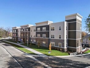 Building Photo - Edison Crossing LP