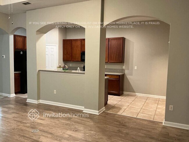 Building Photo - 3826 Westridge Dr