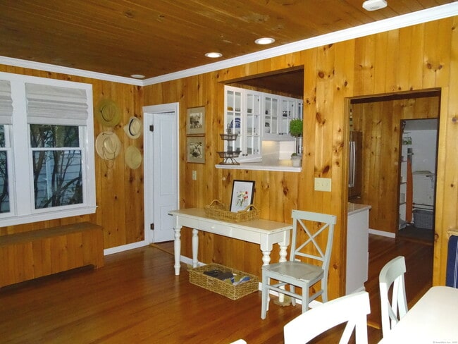 Building Photo - 187 Linden Ave