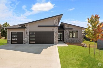Building Photo - Executive home for rent! Excellent locatio...