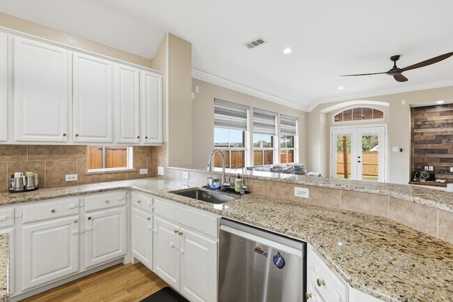 Building Photo - 9436 Ponderosa Trail