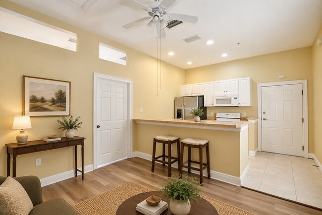Building Photo - Charming 1/1 Spacious Condo Located in the Desirable Baldwin Park - Orlando!