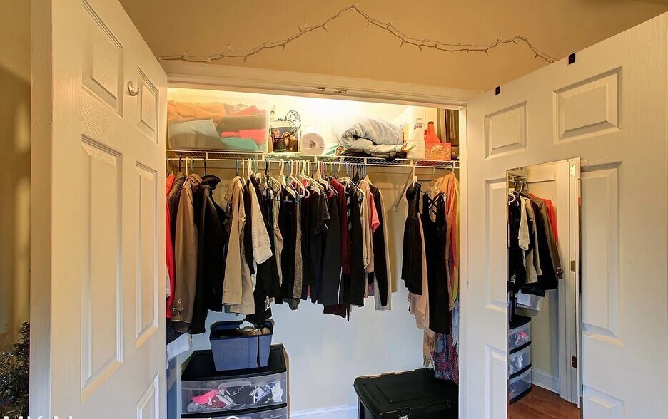 Closet - 1708 Fontain St