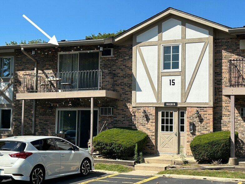 Building Photo - 9S120 Lake Dr