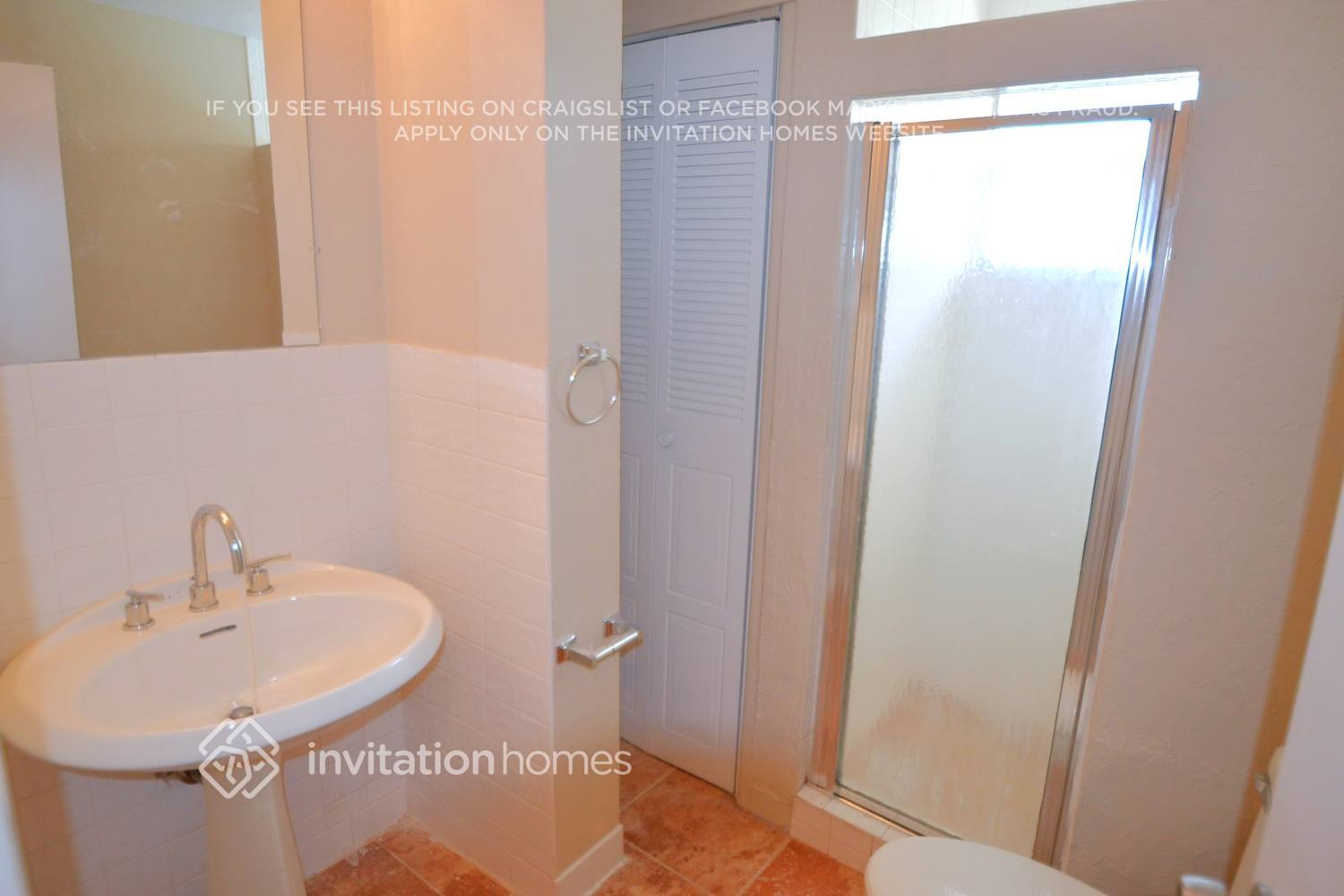 Building Photo - 2833 NE 35th St