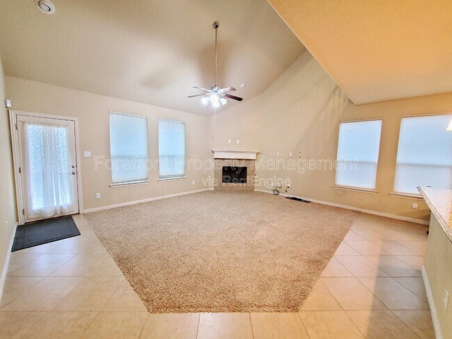 Building Photo - 11927 Jasmine Way