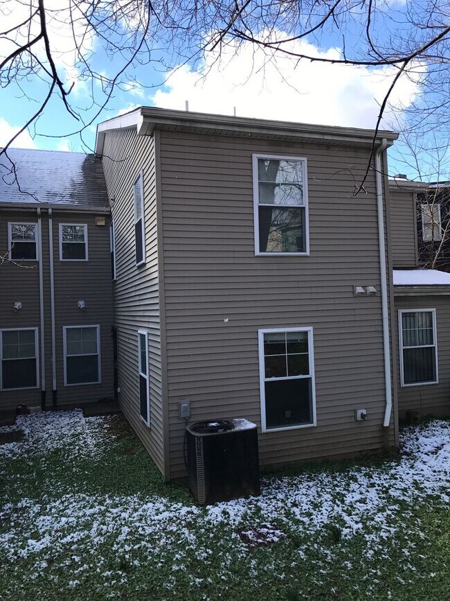 Building Photo - 615 N 44th St
