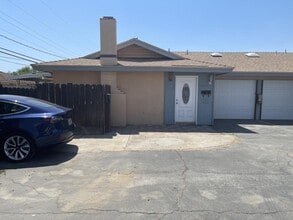 Building Photo - 4438 E Dakota Ave