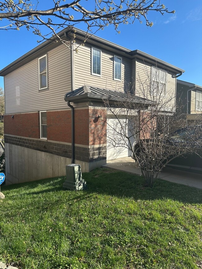 Building Photo - 39 19th St