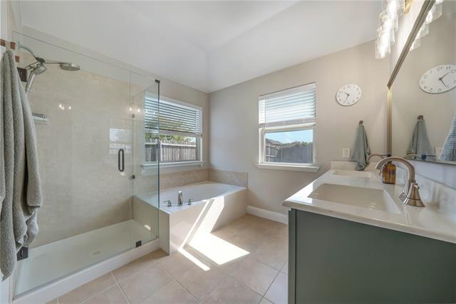 Building Photo - 913 Hawthorne Rd