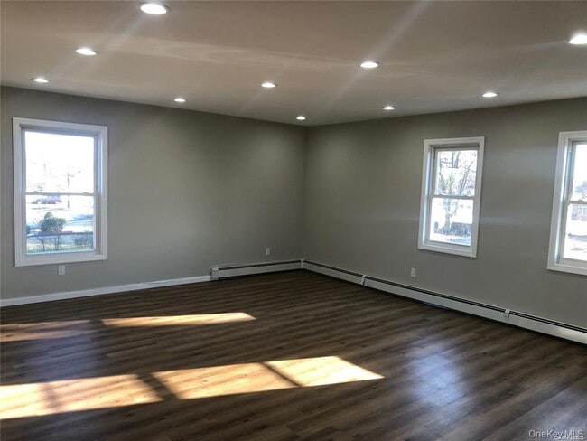 Building Photo - 281 Dogwood Ave