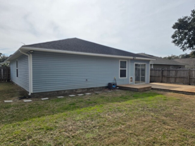 Building Photo - Pensacola 3 bed/ 2 bath