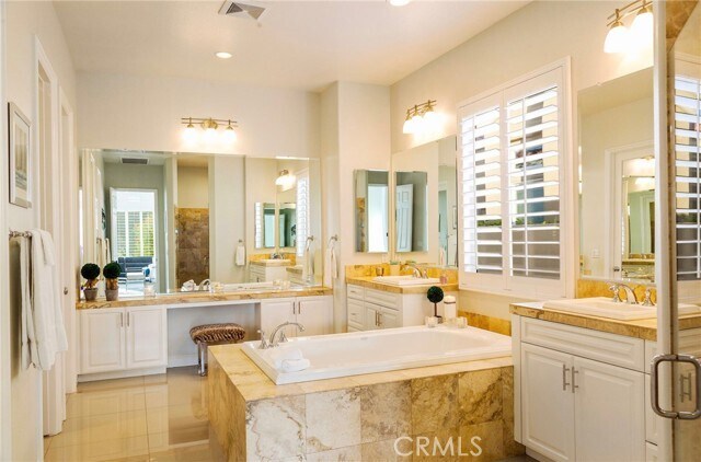 Building Photo - 55615 Turnberry Way