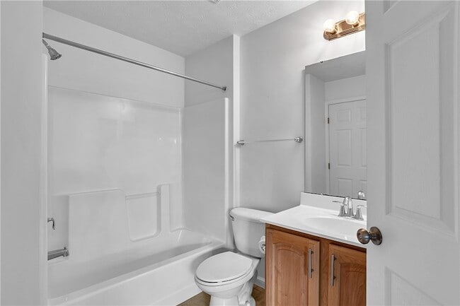 Building Photo - 704 Park Plaza E