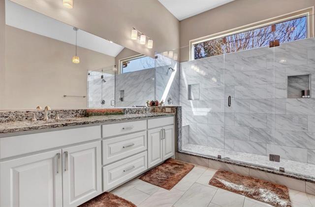 Building Photo - 5915 Smoke Glass Trail