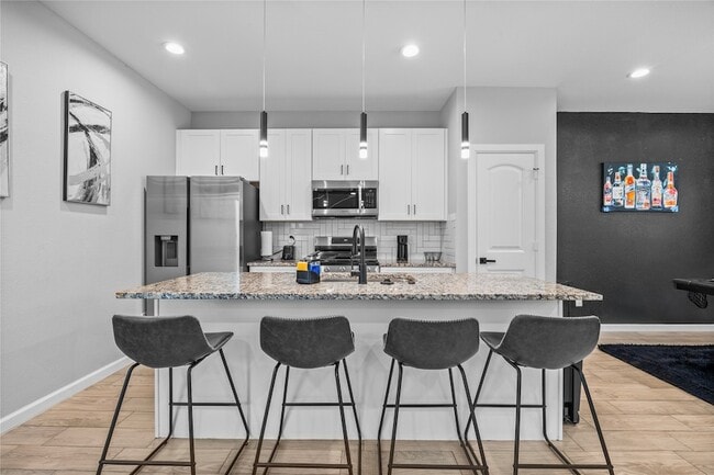 Building Photo - 7418 Mount St