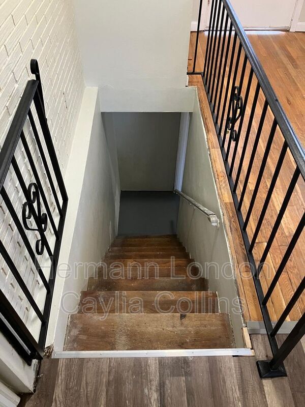 Building Photo - 1049 Willmann Ct