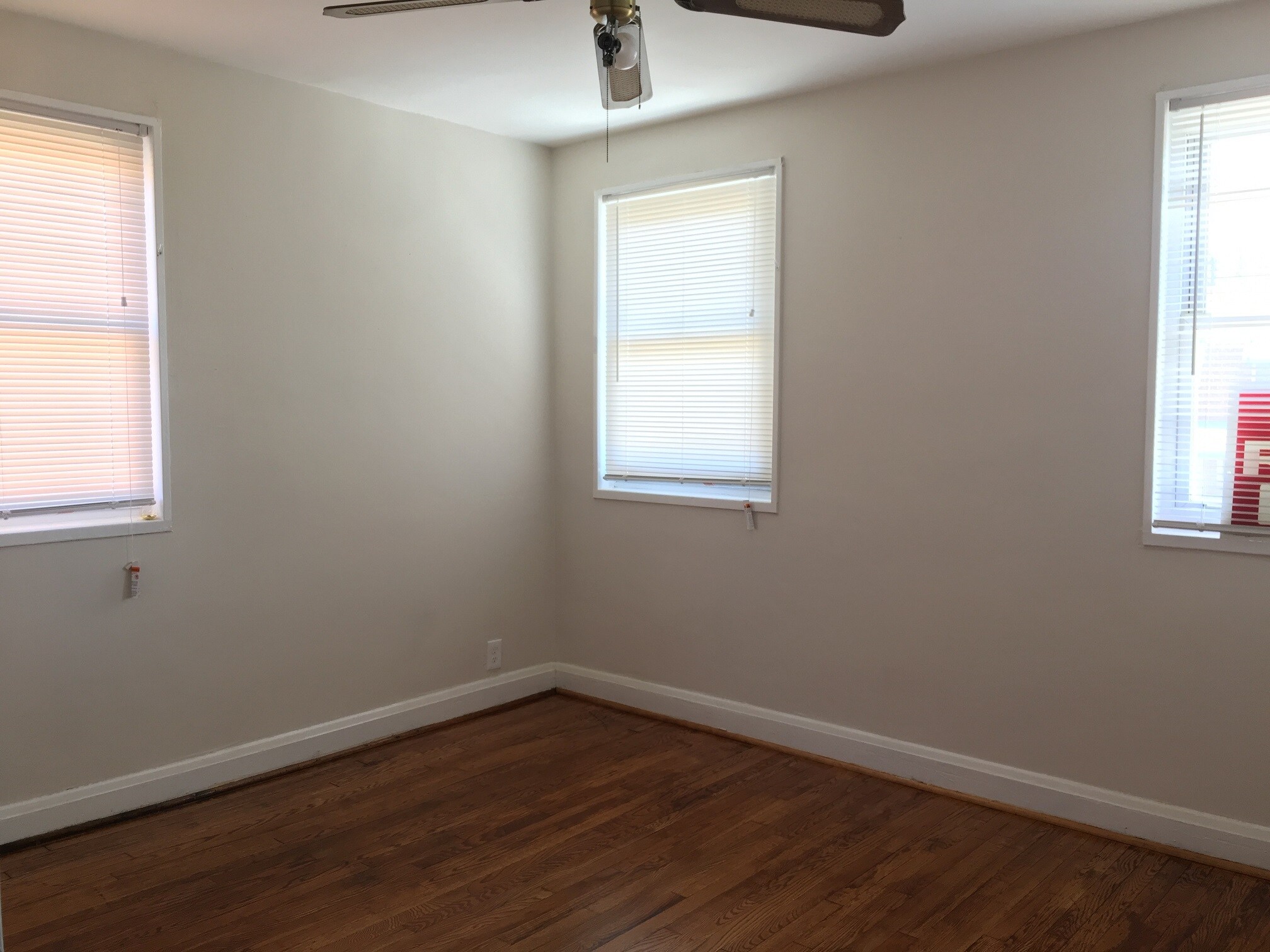 Building Photo - 1216 N Augusta Ave