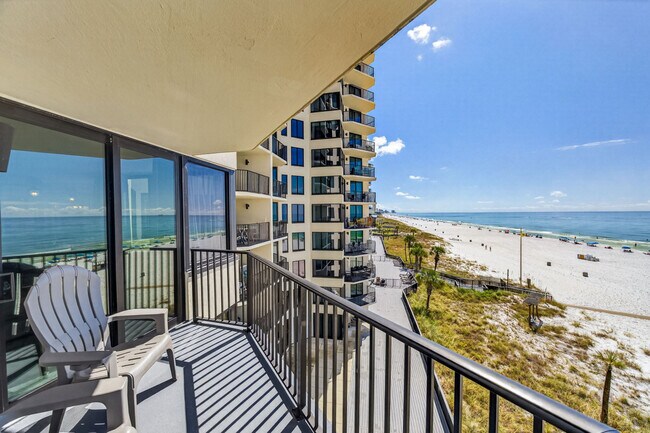Building Photo - 9850 S Thomas Dr