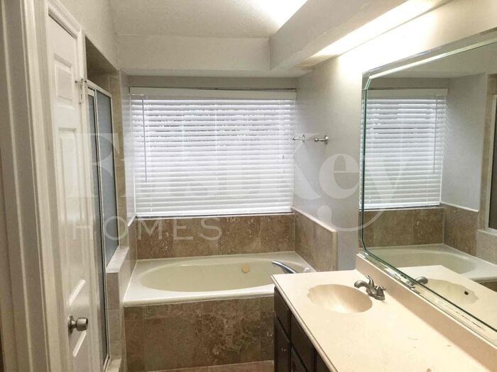 Building Photo - 3506 Cape Forest Dr