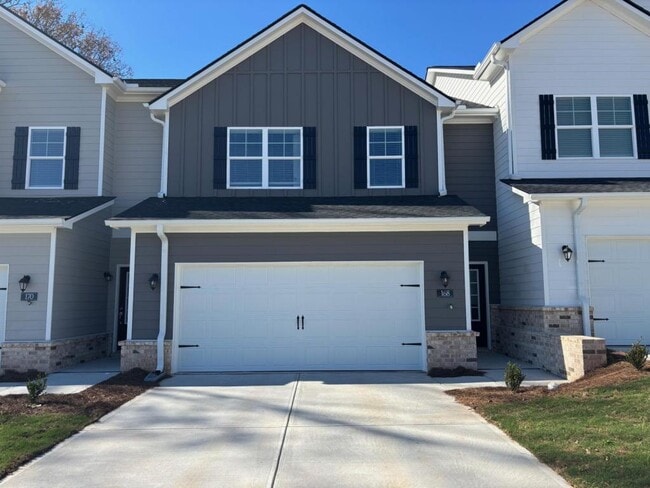 Primary Photo - 168 Chase Xing