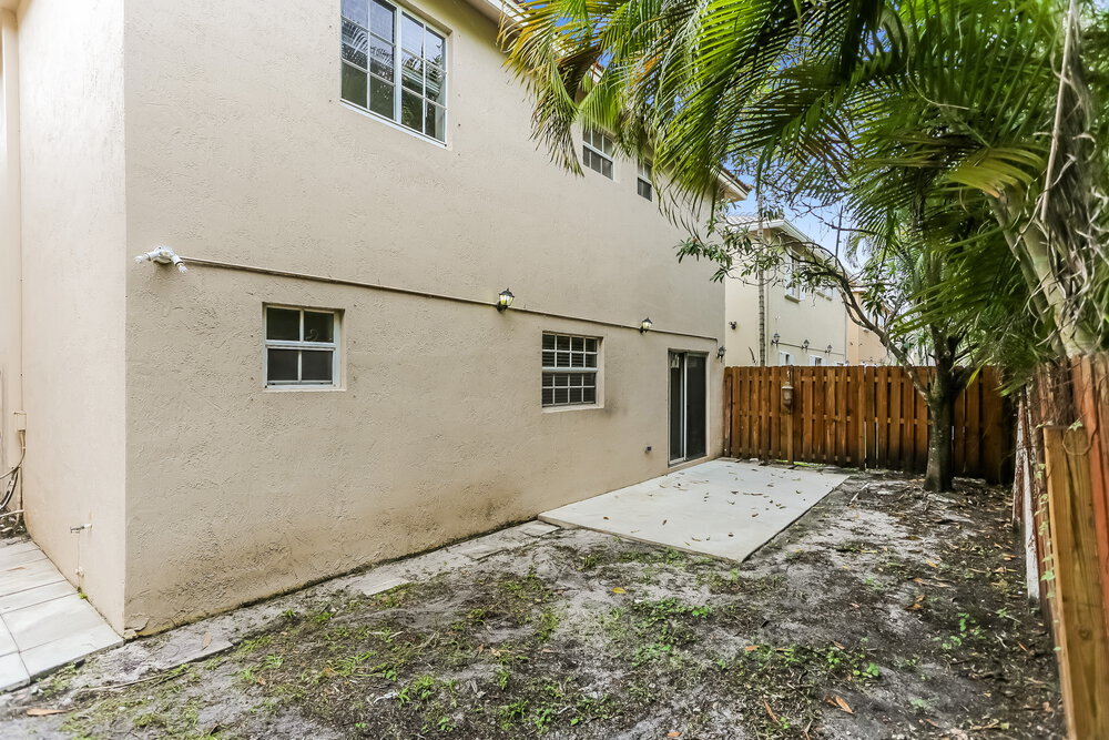 Building Photo - 40 NW 110th Ave