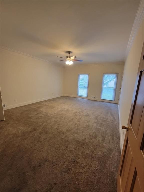 Building Photo - 2811 Hawthorne Dr NE