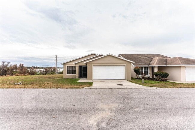 Building Photo - 812 Marcia Loop