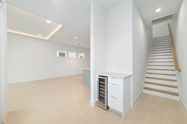 Building Photo - 3007 Ventas Dr
