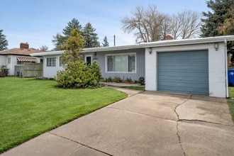 Building Photo - Beautiful Newly Renovated 3 Bed - 1 Bath Pet Friendly Home in Bountiful! Available NOW!