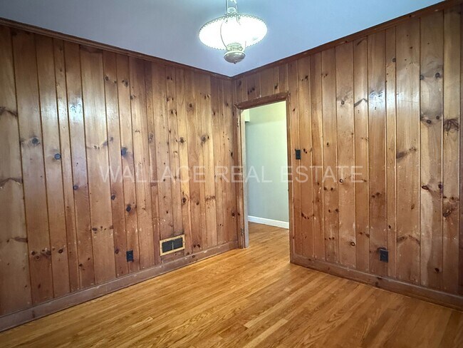 Building Photo - CHARMING STONE HOUSE IN SoKno w/ 3 BDRMS and 2 BATHS